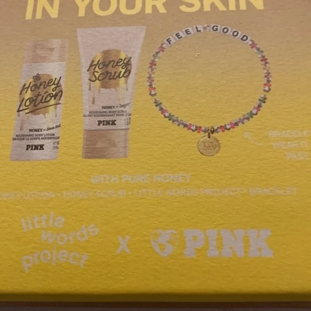 NWT PINK Feel Nourished in Your Skin Set